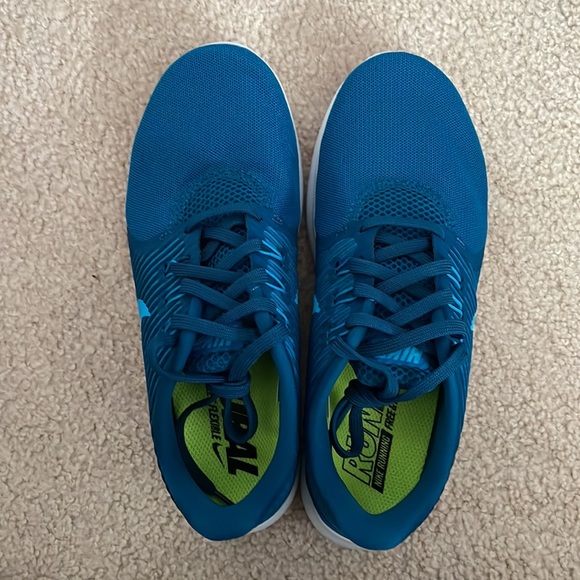 Nike Free RN CMTR Runners - Picture 3 of 3